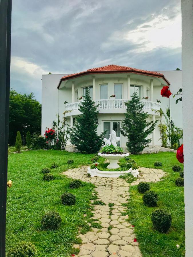 Youness Wellness Clinic & Retreats Mereni  Exterior foto